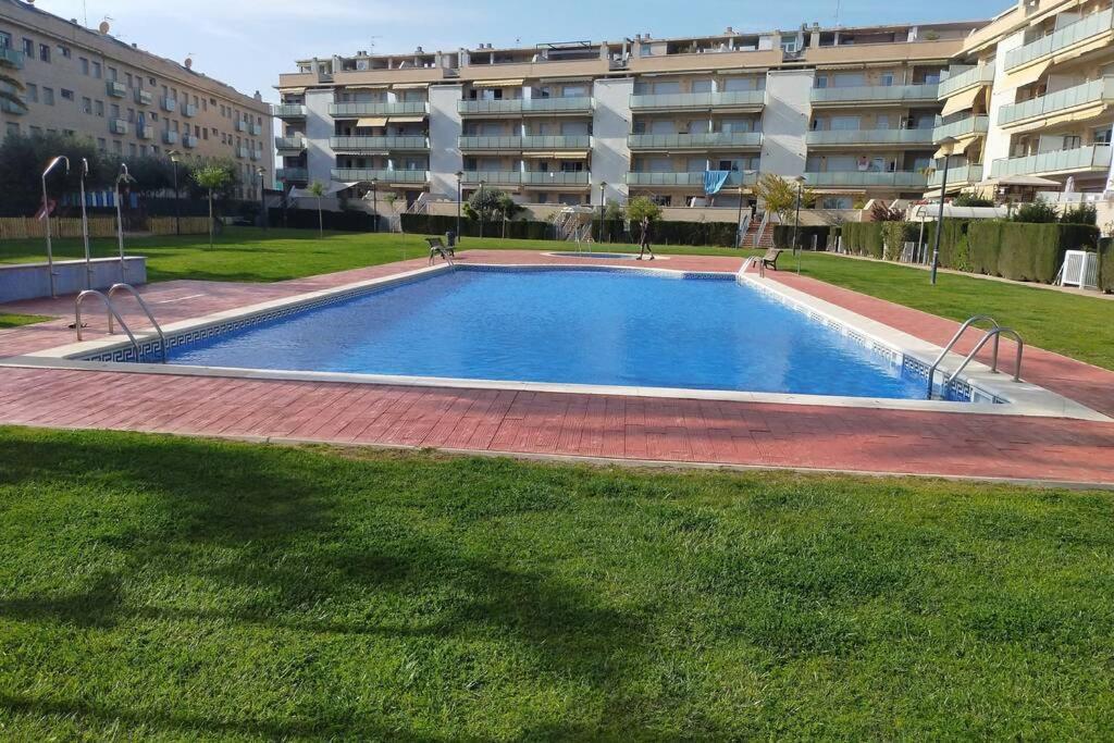 Apartamento Para 5 Personas Frente Al Mar Con Piscina Y Parking 克尤伯厄拉斯 外观 照片
